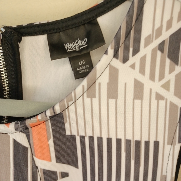 Geometric print Midi Dress - Picture 4 of 6